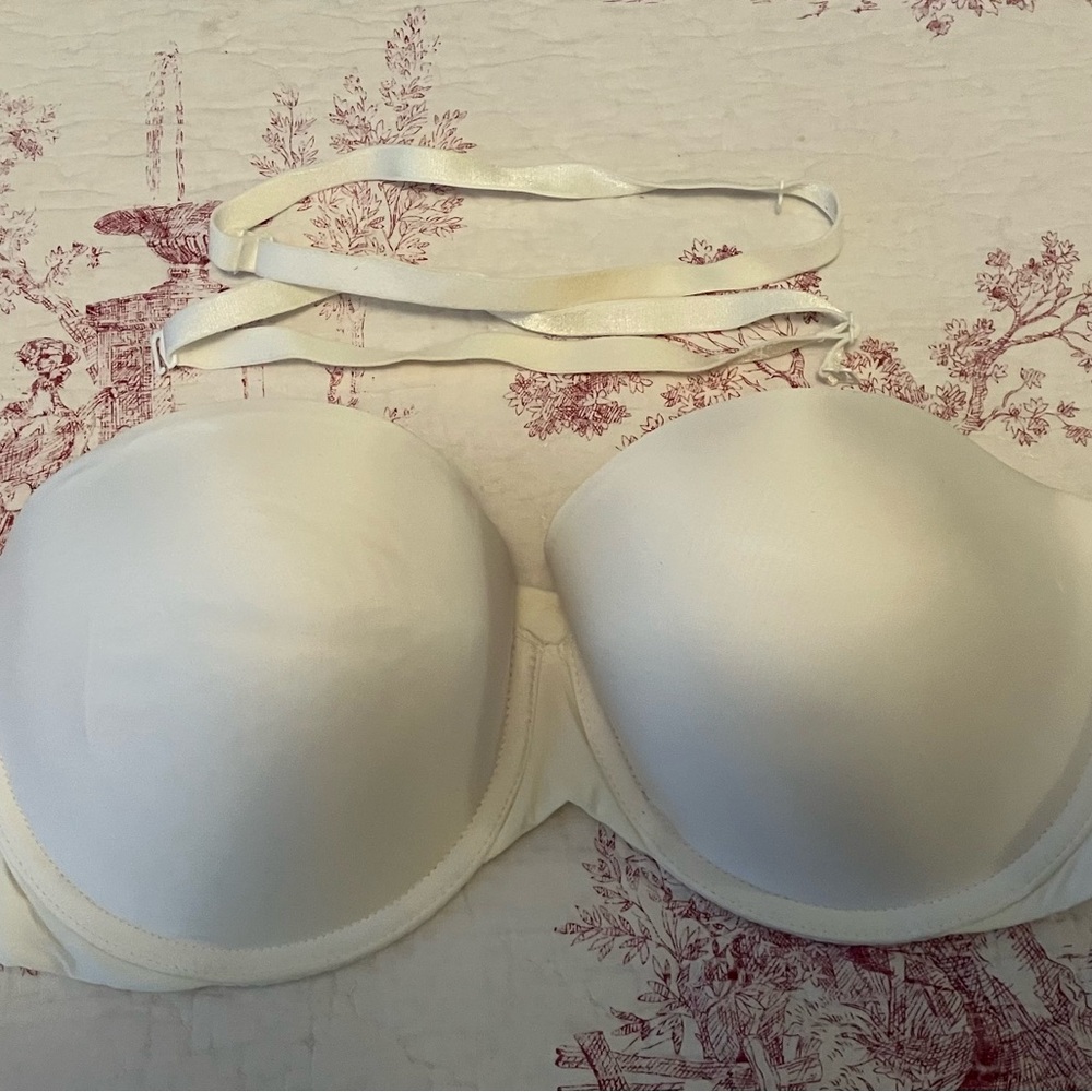 Victoria’s Secret Strapless Convertible Push Up Bra